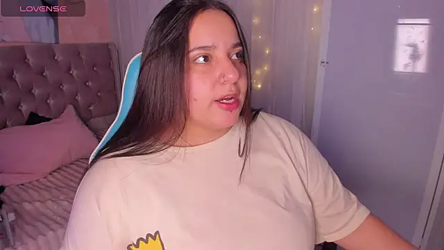 Snapshot of artemisa19 chatting on 10-22-25, 05:30 artemisa19 online show from 10-22-25, 05:30