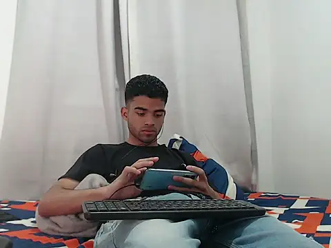 camillo beischel  online show from 09-15-25, 06:08