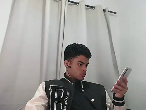 camillo beischel  online show from 09-30-25, 07:41