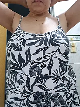 Snapshot of SweettyNaugthy chatting on 11-27-25, 08:05 SweettyNaugthy online show from 11-27-25, 08:05