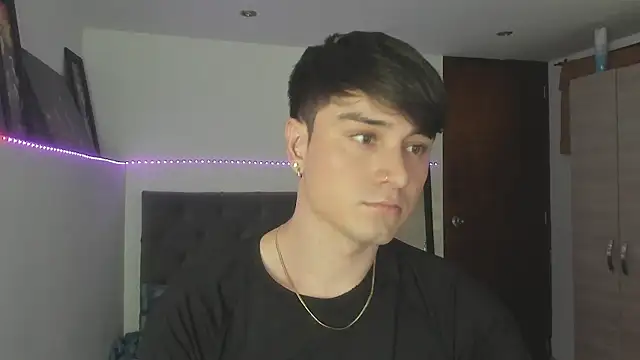 Snapshot of stevve_14 chatting on 12-02-25, 11:11 stevve 14 online show from 12-02-25, 11:11