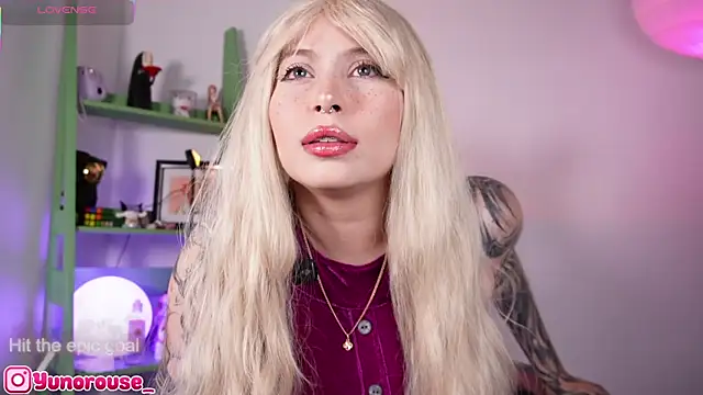 YunoRose  online show from 10-18-25, 03:42