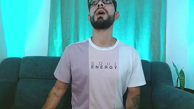 ReyPablo1 online show from 10-13-25, 07:25