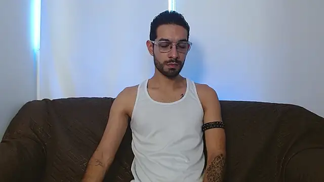 ReyPablo1 online show from 10-29-25, 10:22