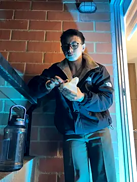 Snapshot of DeusbelliS chatting on 09-28-25, 03:12 DeusbelliS online show from 09-28-25, 03:12