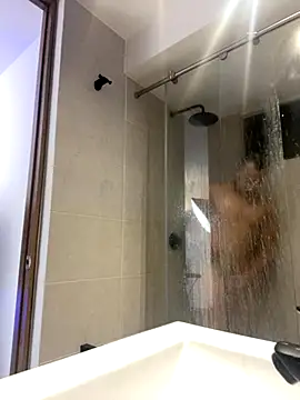 Snapshot of DeusbelliS chatting on 10-04-25, 06:33 DeusbelliS online show from 10-04-25, 06:33