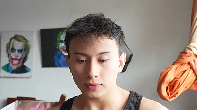 Snapshot of DeusbelliS chatting on 10-05-25, 08:18 DeusbelliS online show from 10-05-25, 08:18