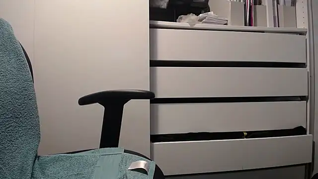 Colbaker6969 online show from 12-19-25, 01:18