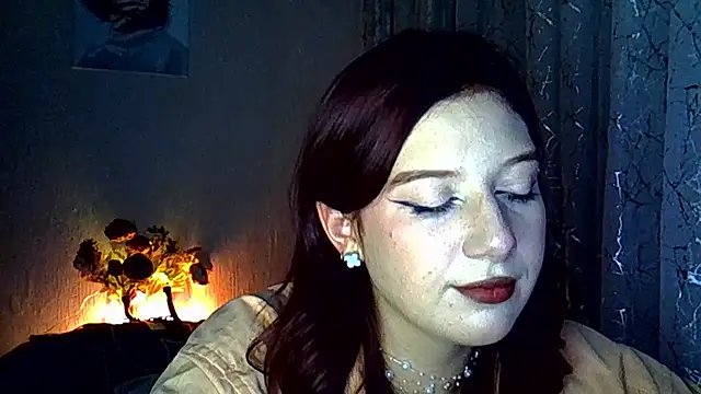 Lily Ember online show from 10-06-25, 05:10