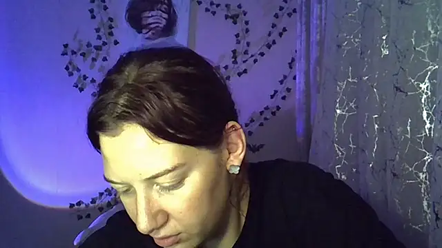 Lily Ember online show from 11-02-25, 06:21