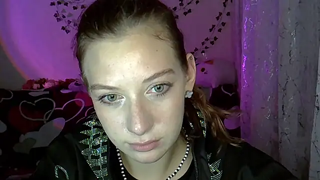 Lily Ember online show from 11-21-25, 06:17