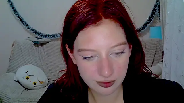 Lily Ember online show from 12-22-25, 06:05