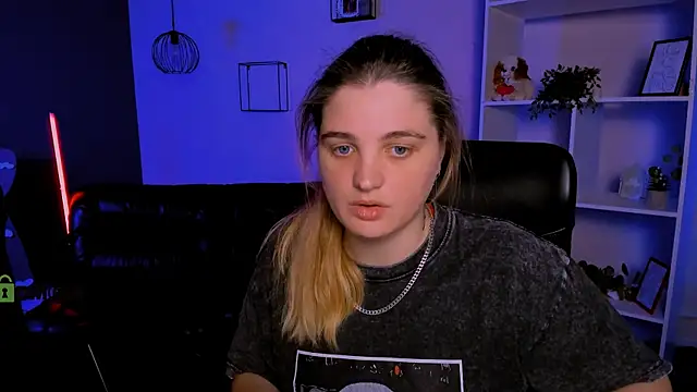 inga gree online show from 12-21-25, 09:49