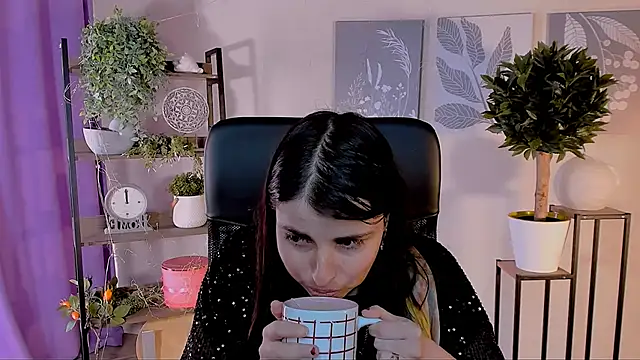 MartaEdams online show from 04-28-26, 06:18