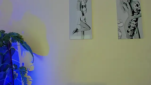 Snapshot of SamayRyann chatting on 12-05-25, 01:20 SamayRyann online show from 12-05-25, 01:20