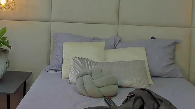 Snapshot of SamayRyann chatting on 06-12-26, 01:54 SamayRyann online show from 06-12-26, 01:54