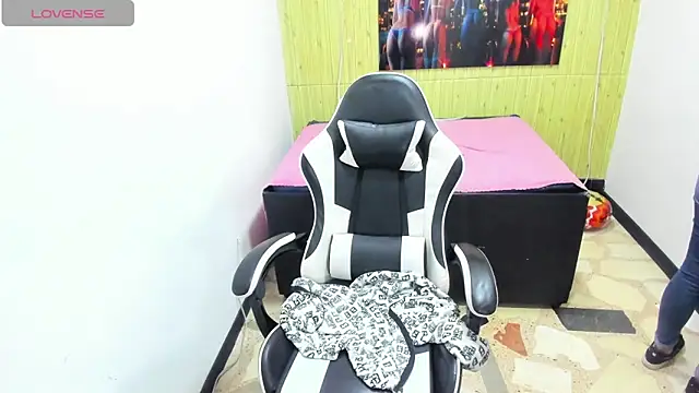 Snapshot of miaa_scott7 chatting on 12-02-25, 02:23 miaa scott7 online show from 12-02-25, 02:23