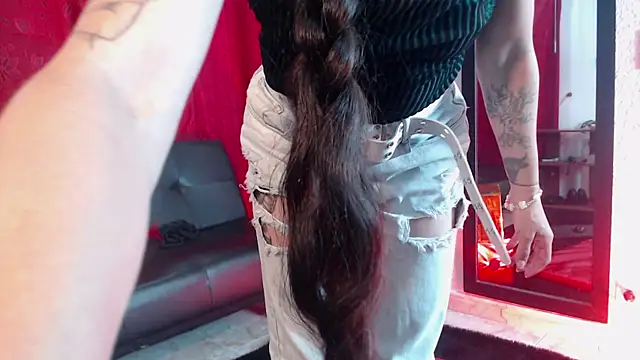 Samy Hoops online show from 12-18-25, 07:31