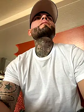 Snapshot of crazybarber69 chatting on 11-19-25, 04:40 crazybarber69 online show from 11-19-25, 04:40