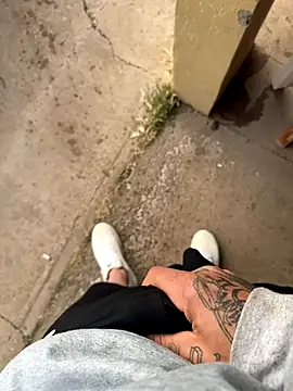 Snapshot of crazybarber69 chatting on 12-02-25, 02:45 crazybarber69 online show from 12-02-25, 02:45