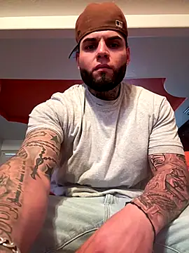 Snapshot of crazybarber69 chatting on 12-04-25, 11:24 crazybarber69 online show from 12-04-25, 11:24