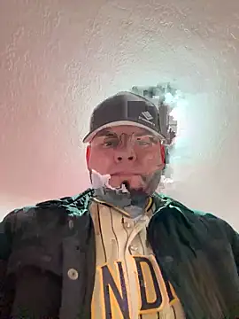 Snapshot of crazybarber69 chatting on 02-01-26, 07:01 crazybarber69 online show from 02-01-26, 07:01