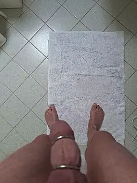 Snapshot of minnetird chatting on 12-16-25, 09:58 minnetird online show from 12-16-25, 09:58