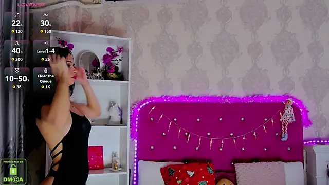 Snapshot of MaddySpears chatting on 12-17-25, 02:12 MaddySpears online show from 12-17-25, 02:12