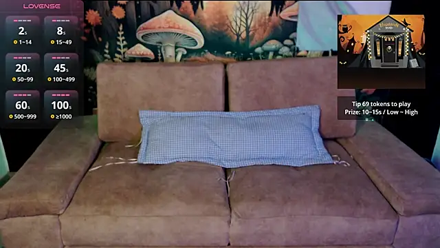 LunaBunny8 online show from 10-14-25, 07:31