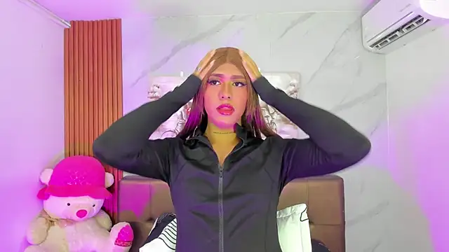 Snapshot of Dreams_Chloe chatting on 09-10-25, 05:07 Dreams Chloe online show from 09-10-25, 05:07