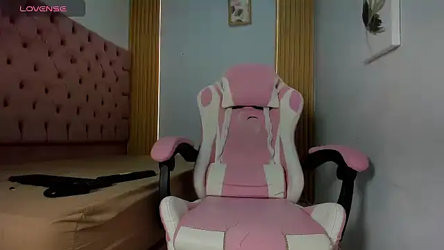 Snapshot of Darkknightx01 chatting on 09-11-25, 01:28 Darkknightx01 online show from 09-11-25, 01:28