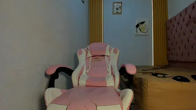 Snapshot of Darkknightx01 chatting on 09-30-25, 01:49 Darkknightx01 online show from 09-30-25, 01:49