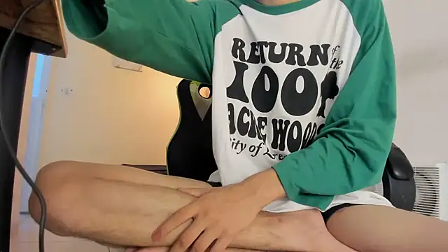 Snapshot of Darkknightx01 chatting on 10-06-25, 05:49 Darkknightx01 online show from 10-06-25, 05:49