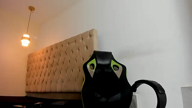 Snapshot of Darkknightx01 chatting on 10-08-25, 01:36 Darkknightx01 online show from 10-08-25, 01:36