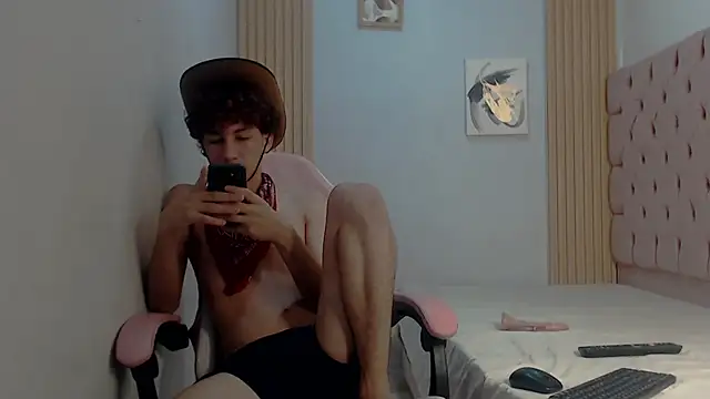 Snapshot of Darkknightx01 chatting on 10-29-25, 01:41 Darkknightx01 online show from 10-29-25, 01:41