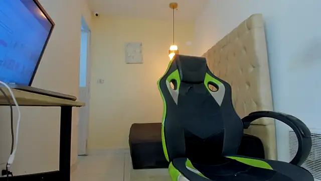 Snapshot of Darkknightx01 chatting on 11-13-25, 01:26 Darkknightx01 online show from 11-13-25, 01:26