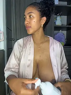 Mia sweet80 online show from 10-15-25, 02:55