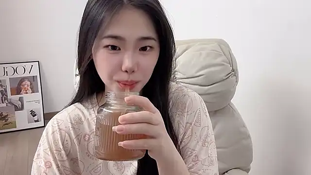 suki-1 online show from 06-18-26, 08:58