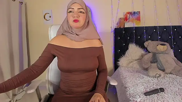 Snapshot of Dana-Alabi chatting on 09-09-25, 12:26 Dana-Alabi online show from 09-09-25, 12:26