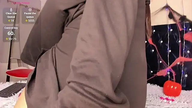 Snapshot of Dana-Alabi chatting on 11-01-25, 03:08 Dana-Alabi online show from 11-01-25, 03:08