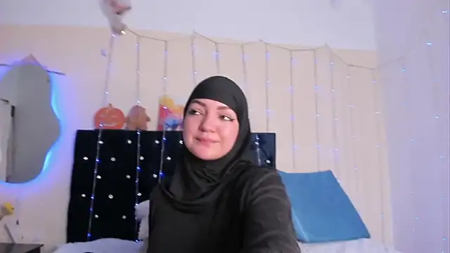 Snapshot of Dana-Alabi chatting on 11-22-25, 01:15 Dana-Alabi online show from 11-22-25, 01:15