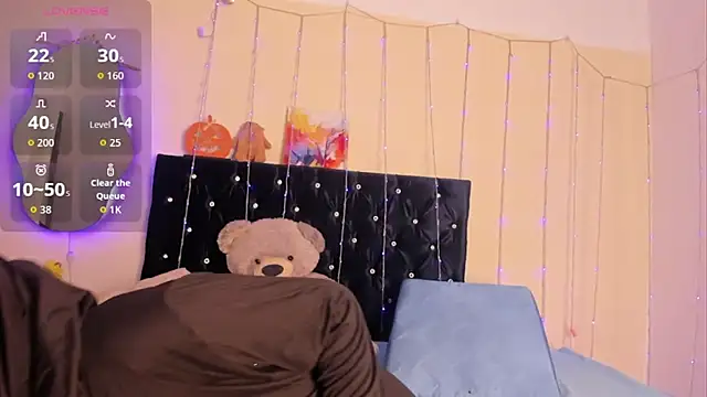 Snapshot of Dana-Alabi chatting on 11-26-25, 12:28 Dana-Alabi online show from 11-26-25, 12:28