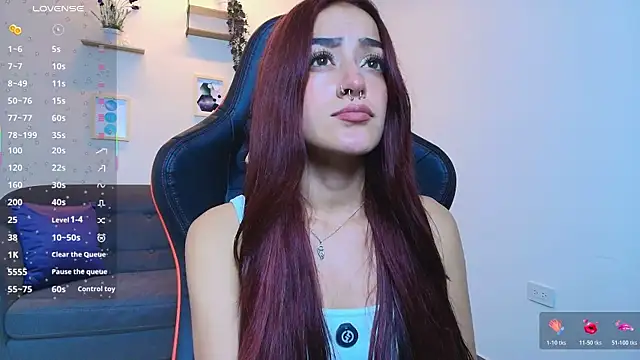 Snapshot of ViolethRosse chatting on 10-20-25, 07:47 ViolethRosse online show from 10-20-25, 07:47