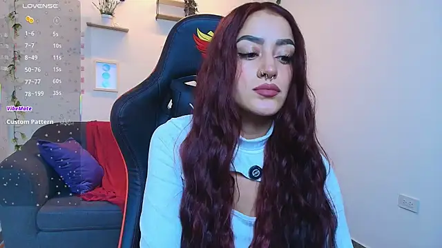 Snapshot of ViolethRosse chatting on 11-12-25, 07:46 ViolethRosse online show from 11-12-25, 07:46