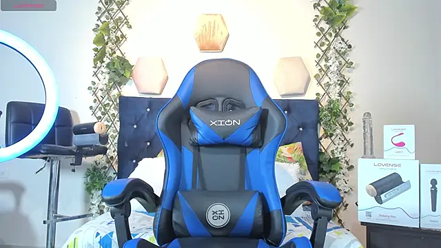  taylor black online show from 11-22-25, 03:11