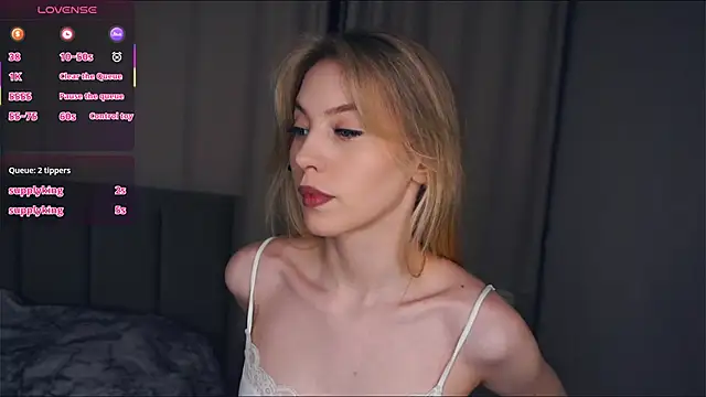 Snapshot of VeronaBench chatting on 11-11-25, 06:24 VeronaBench online show from 11-11-25, 06:24