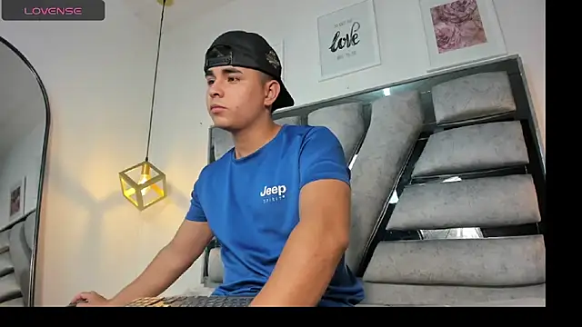 lianfox  online show from 04-16-26, 12:50