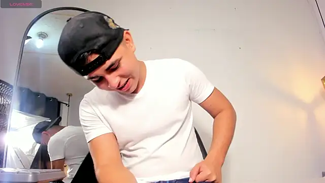 lianfox  online show from 04-21-26, 01:17