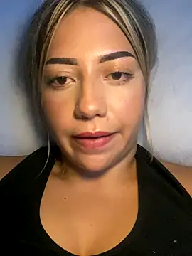 Snapshot of MissCat_ chatting on 10-25-25, 03:14 MissCat  online show from 10-25-25, 03:14