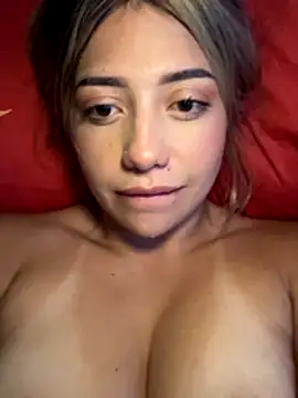 Snapshot of MissCat_ chatting on 10-27-25, 03:10 MissCat  online show from 10-27-25, 03:10
